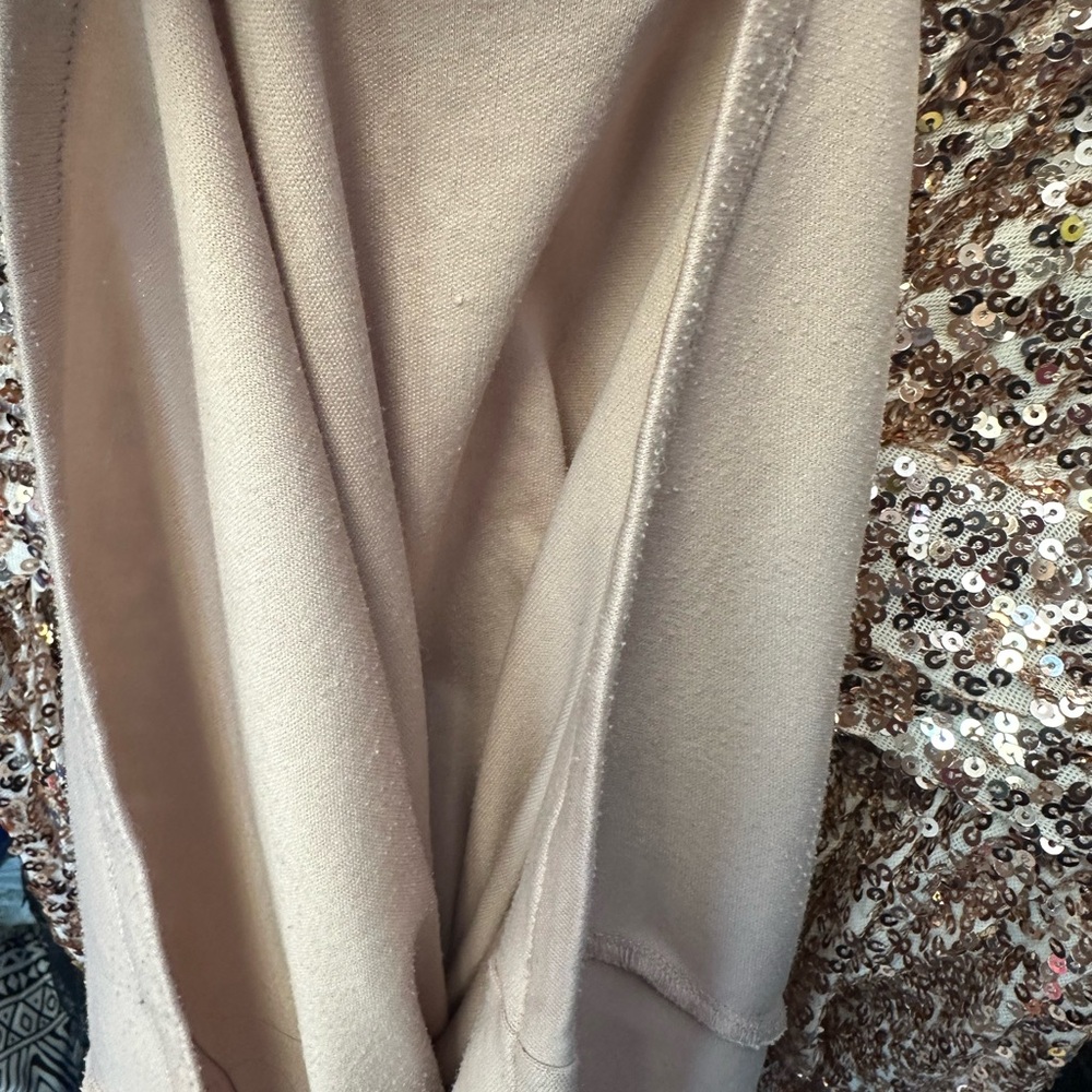 Badgley Mischka Blush sequins V neckline. Ruched waist glitzy and classic mini - Picture 7 of 16